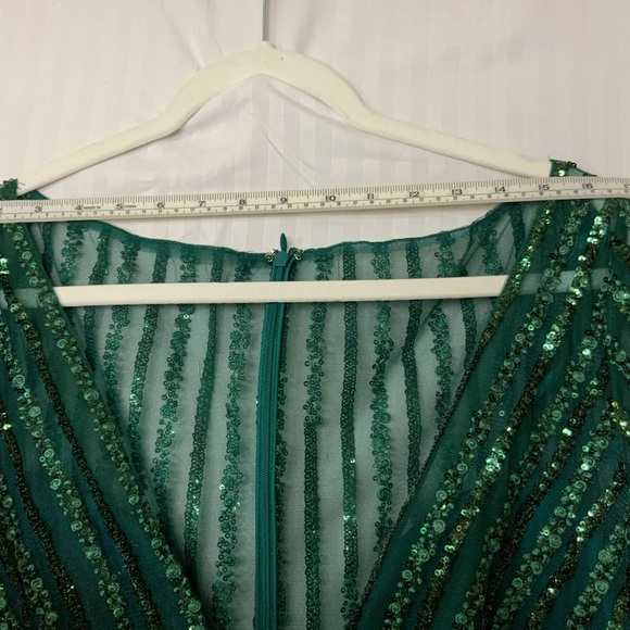 MAC DUGGAL Long Sleeve Sequin Emerald Green Gown - Picture 10 of 12